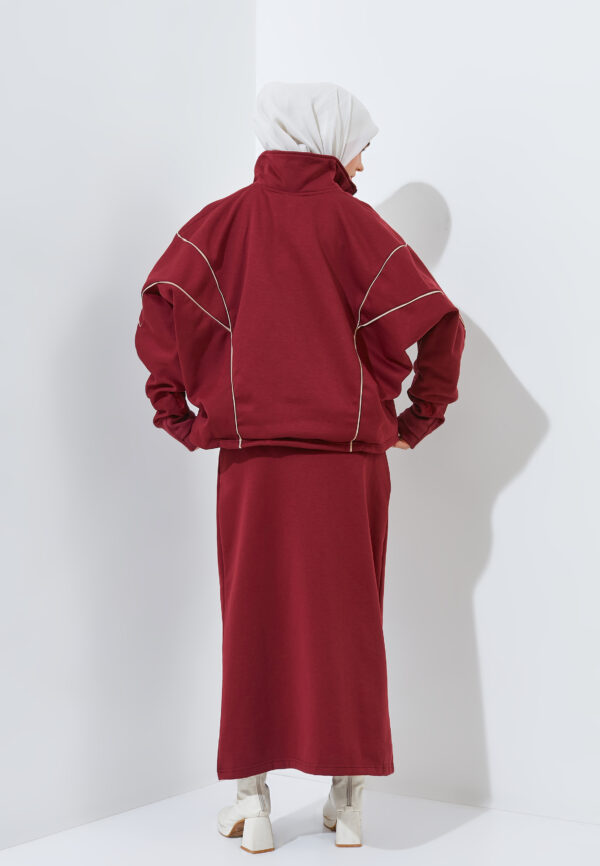 Kalerd Convertible Sweater-to-Bag (Maroon)