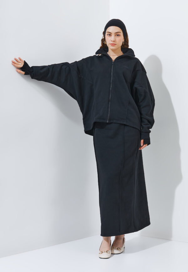 Kalerd Convertible Sweater-to-Bag (Black)