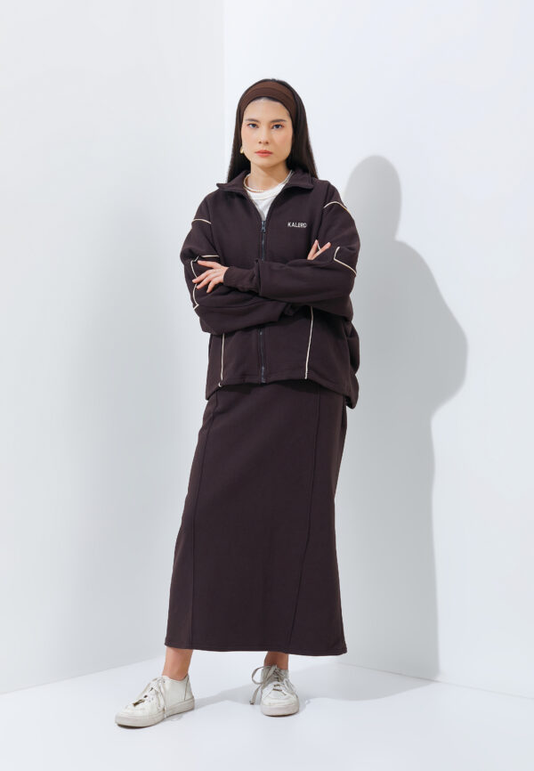 Kalerd Convertible Sweater-to-Bag (Brown)