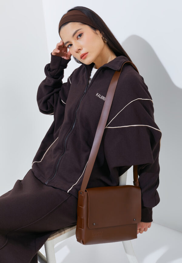 Kalerd Convertible Sweater-to-Bag (Brown)